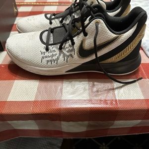 Kyrie fly trap 2 size 11